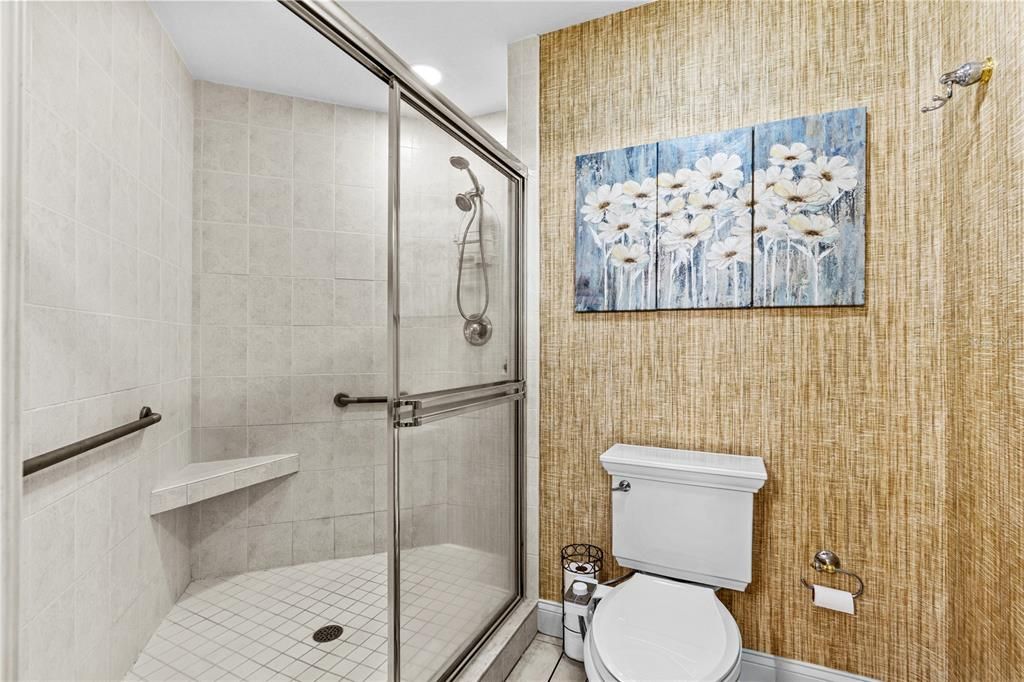 En Venta: $879,000 (3 camas, 3 baños, 2433 Pies cuadrados)