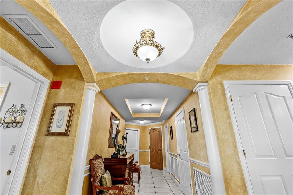 En Venta: $879,000 (3 camas, 3 baños, 2433 Pies cuadrados)