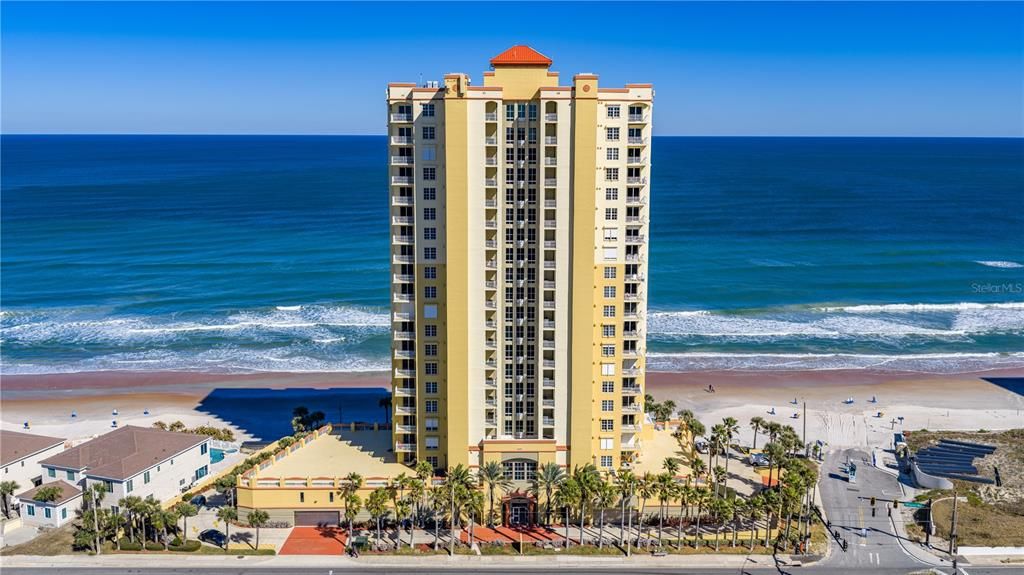 En Venta: $879,000 (3 camas, 3 baños, 2433 Pies cuadrados)