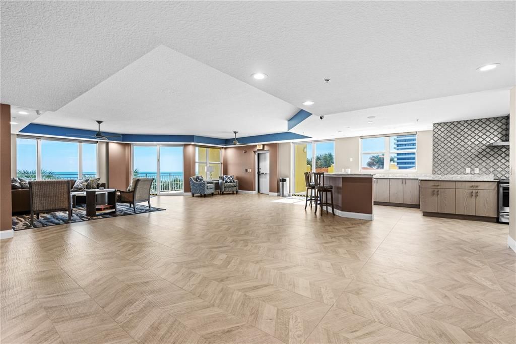 En Venta: $879,000 (3 camas, 3 baños, 2433 Pies cuadrados)