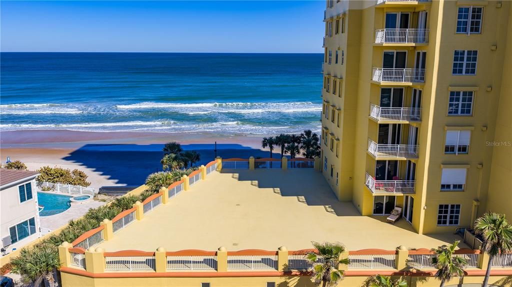 En Venta: $879,000 (3 camas, 3 baños, 2433 Pies cuadrados)