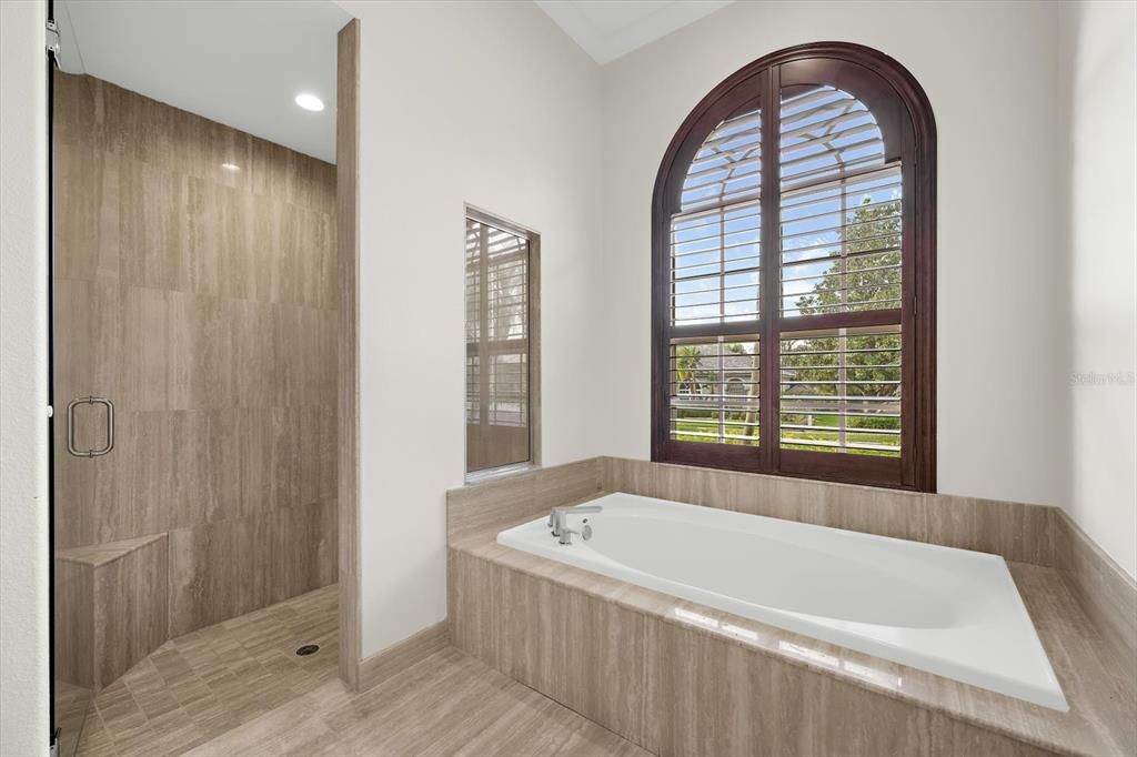 Activo con contrato: $1,450,000 (5 camas, 3 baños, 3340 Pies cuadrados)