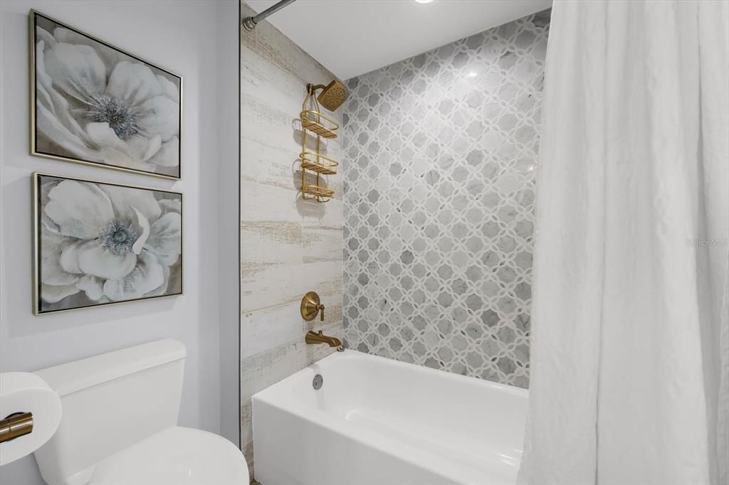 Activo con contrato: $1,450,000 (5 camas, 3 baños, 3340 Pies cuadrados)