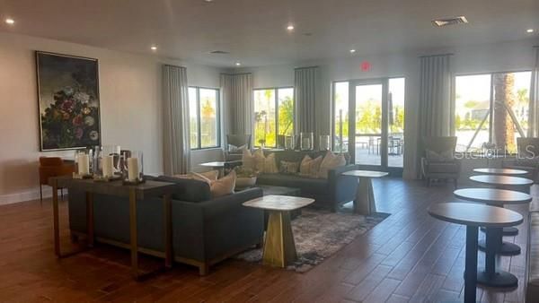 En Venta: $564,999 (5 camas, 2 baños, 2896 Pies cuadrados)