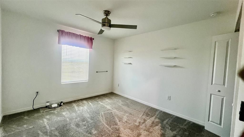 En Venta: $564,999 (5 camas, 2 baños, 2896 Pies cuadrados)