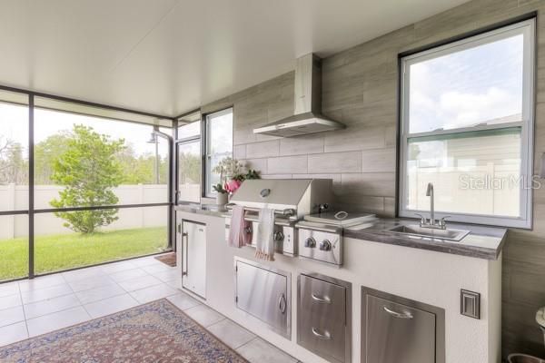 En Venta: $564,999 (5 camas, 2 baños, 2896 Pies cuadrados)