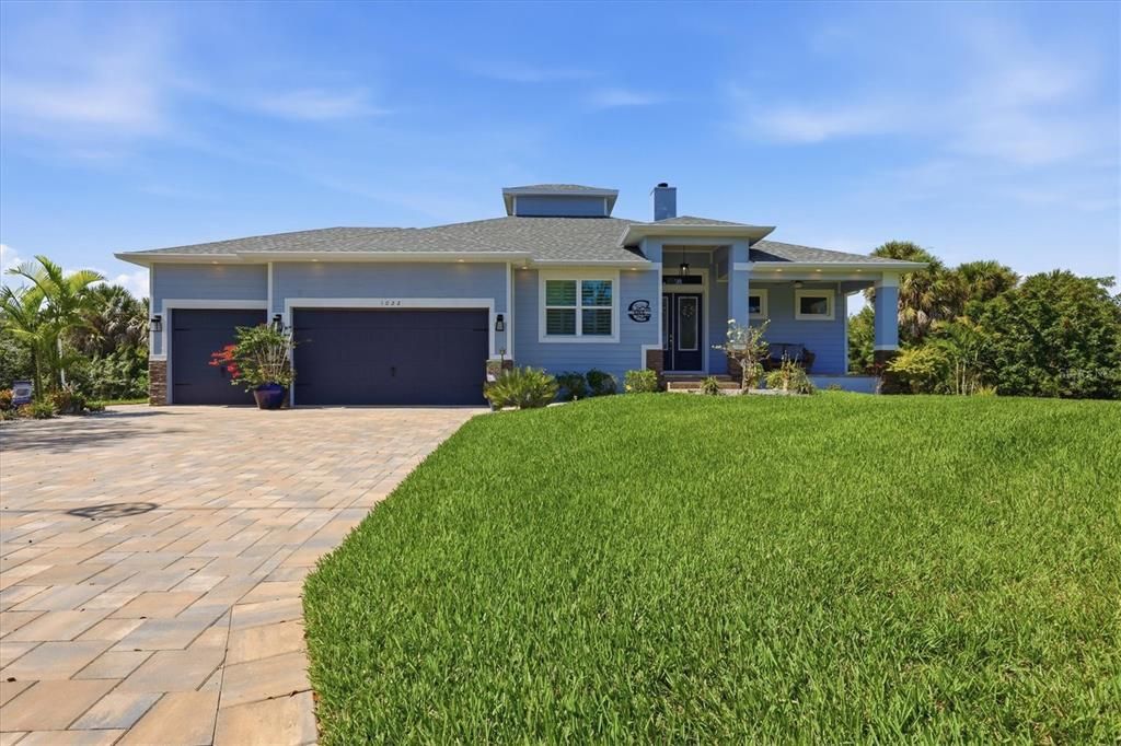 For Sale: $850,000 (3 beds, 2 baths, 2062 Square Feet)