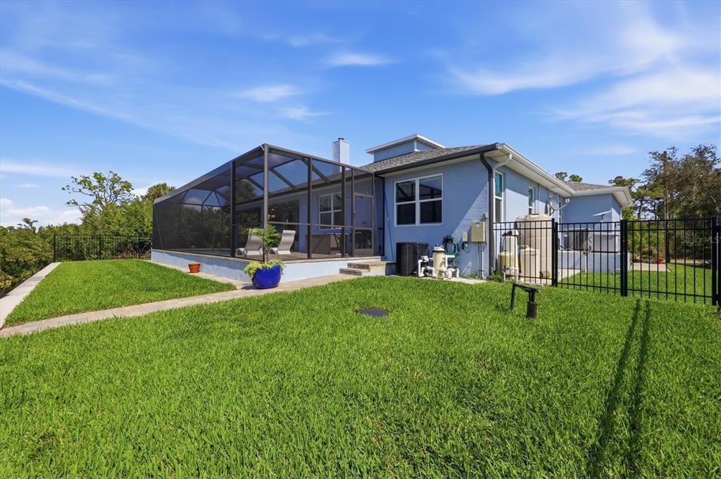 For Sale: $850,000 (3 beds, 2 baths, 2062 Square Feet)