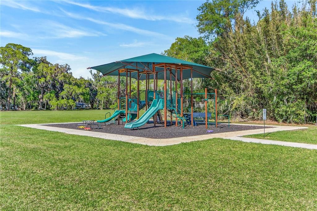 Activo con contrato: $349,900 (3 camas, 2 baños, 1898 Pies cuadrados)
