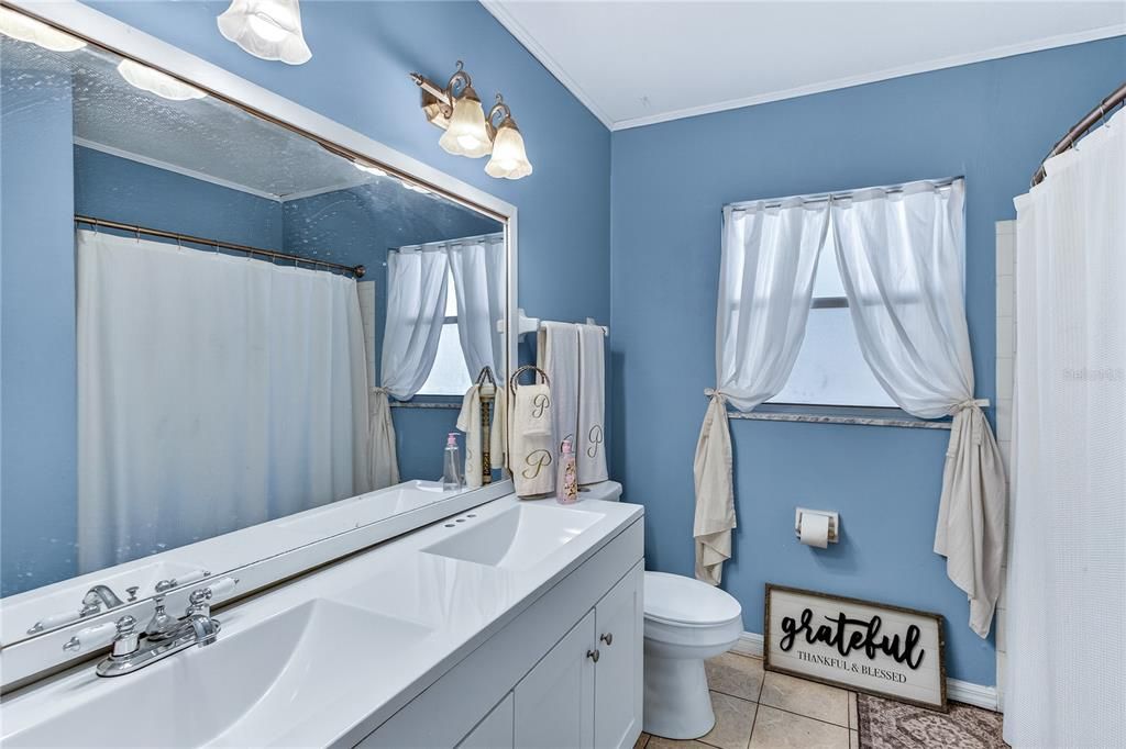 Activo con contrato: $349,900 (3 camas, 2 baños, 1898 Pies cuadrados)