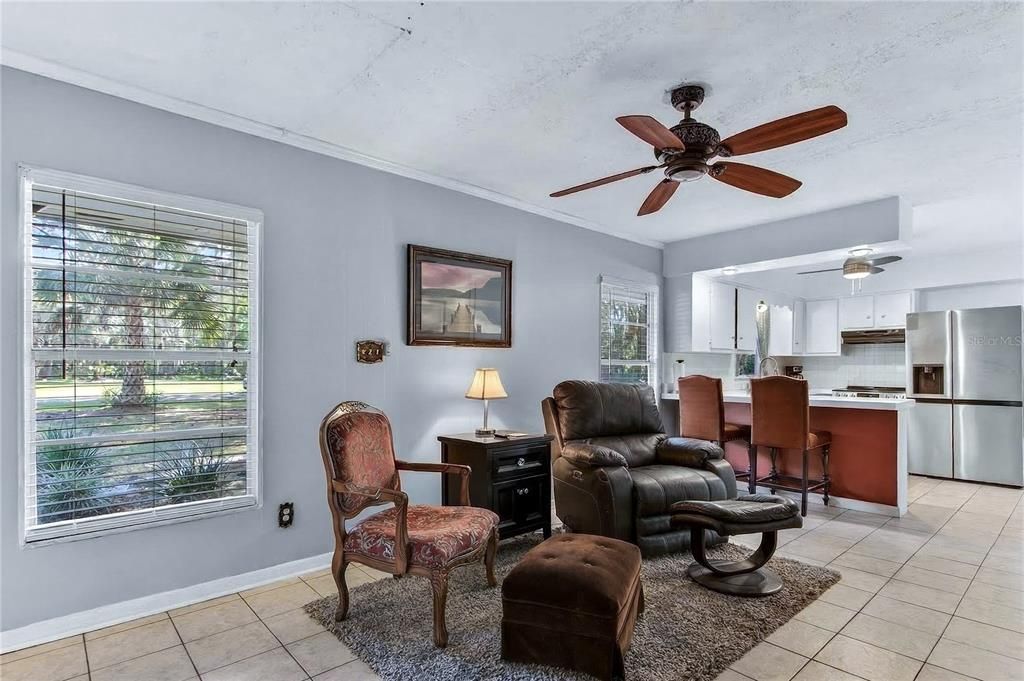 Activo con contrato: $349,900 (3 camas, 2 baños, 1898 Pies cuadrados)