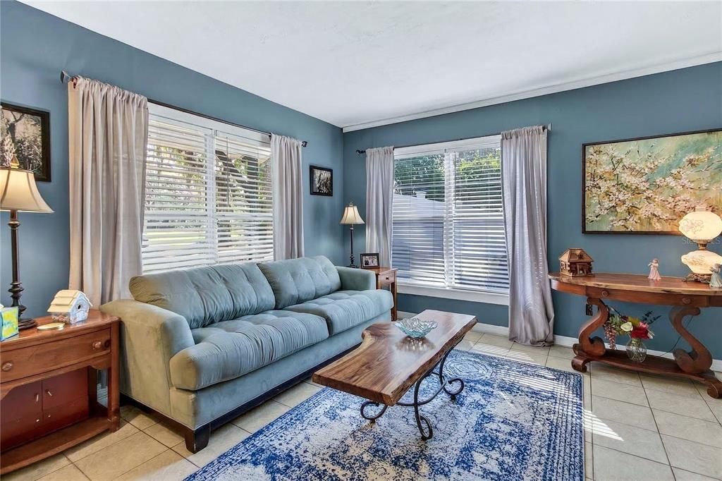 Activo con contrato: $349,900 (3 camas, 2 baños, 1898 Pies cuadrados)
