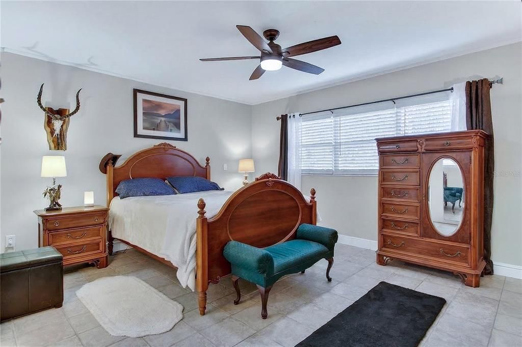 Activo con contrato: $349,900 (3 camas, 2 baños, 1898 Pies cuadrados)