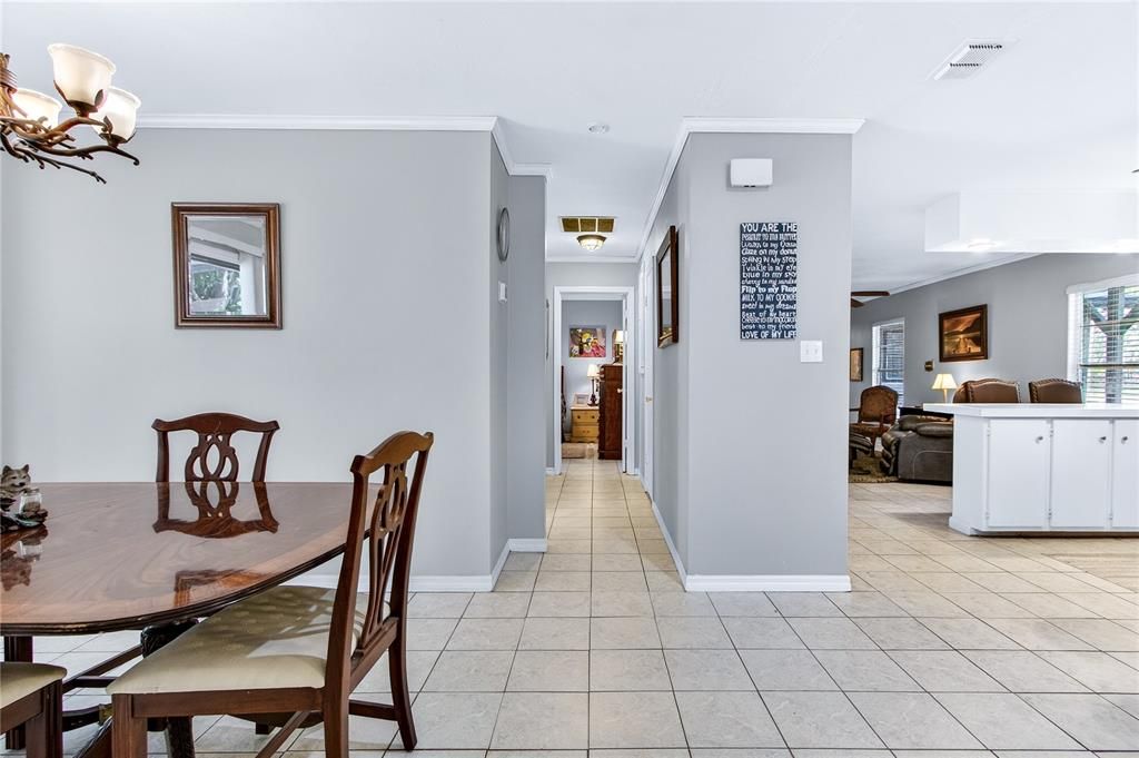 Activo con contrato: $349,900 (3 camas, 2 baños, 1898 Pies cuadrados)