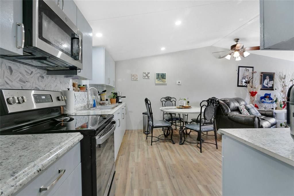 En Venta: $189,900 (3 camas, 2 baños, 1248 Pies cuadrados)