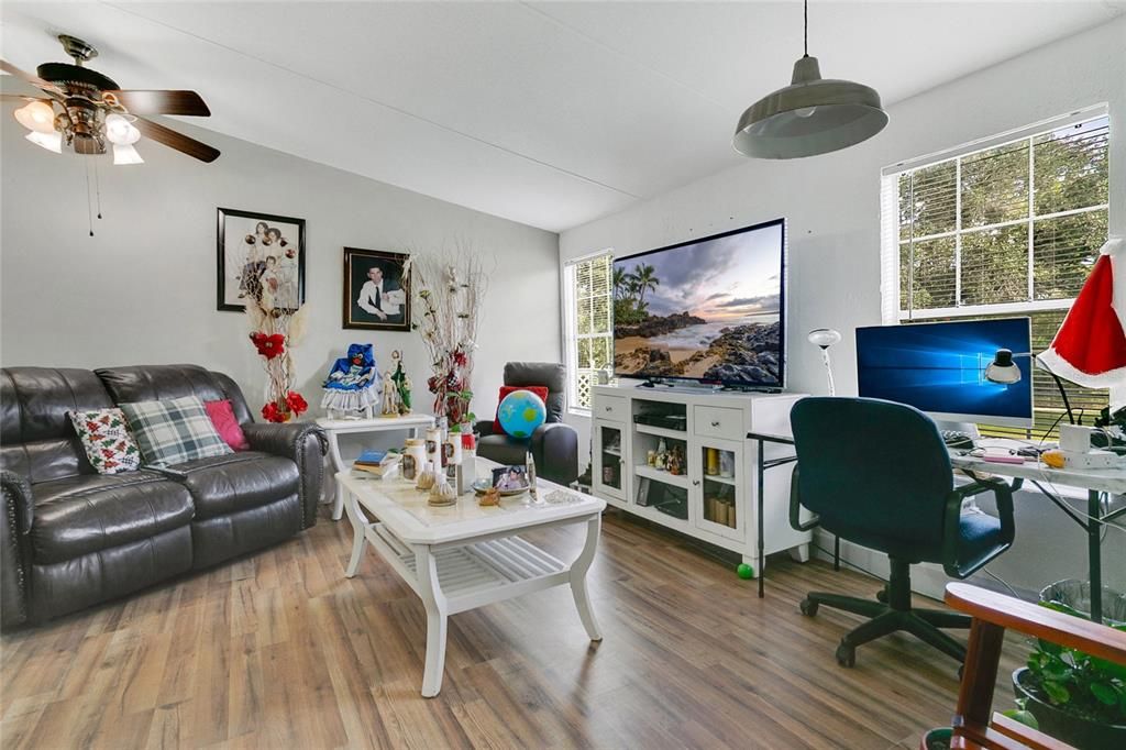 En Venta: $189,900 (3 camas, 2 baños, 1248 Pies cuadrados)