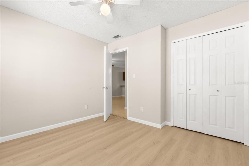 For Sale: $250,000 (2 beds, 2 baths, 1087 Square Feet)