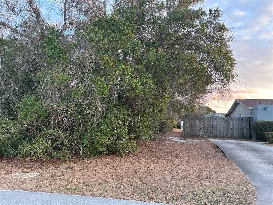 Под контрактом: $47,000 (0.23 acres)