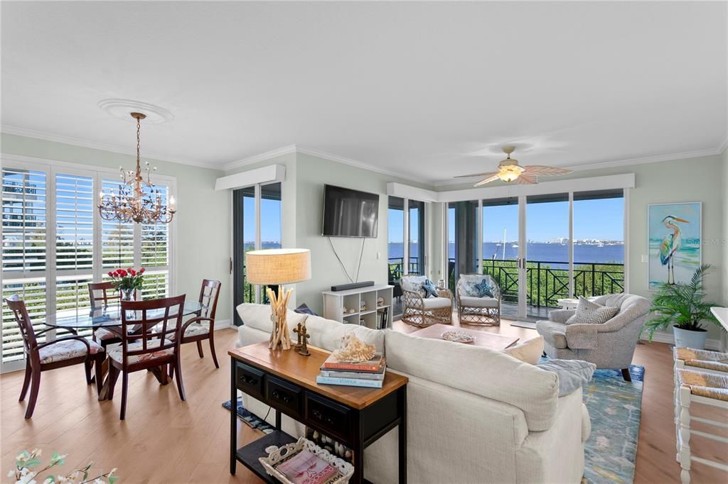 Active With Contract: $950,000 (2 beds, 2 baths, 1625 Square Feet)