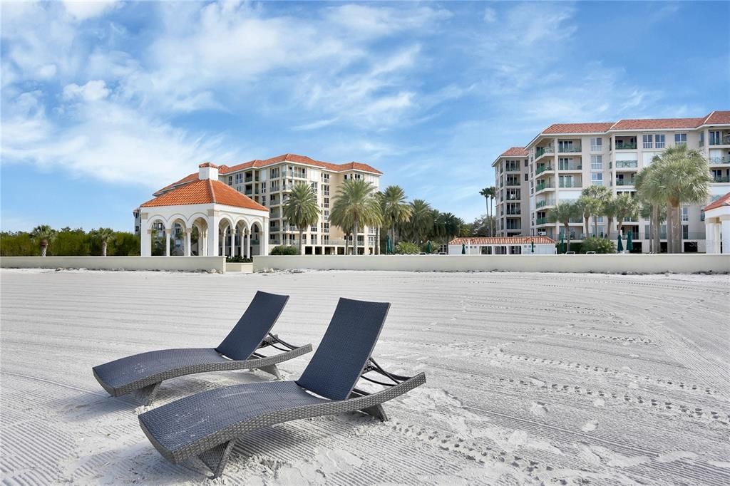 Active With Contract: $950,000 (2 beds, 2 baths, 1625 Square Feet)