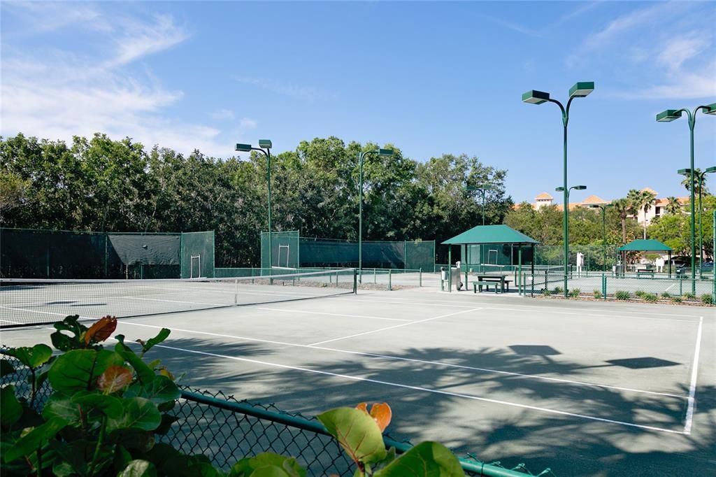 Active With Contract: $950,000 (2 beds, 2 baths, 1625 Square Feet)