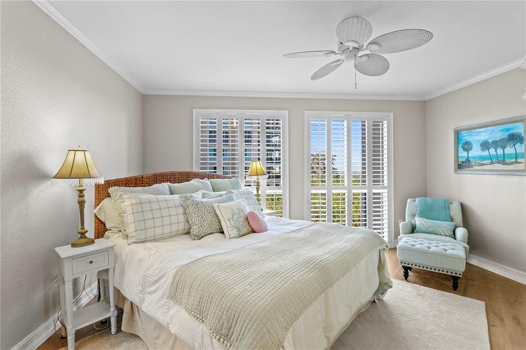 Active With Contract: $950,000 (2 beds, 2 baths, 1625 Square Feet)