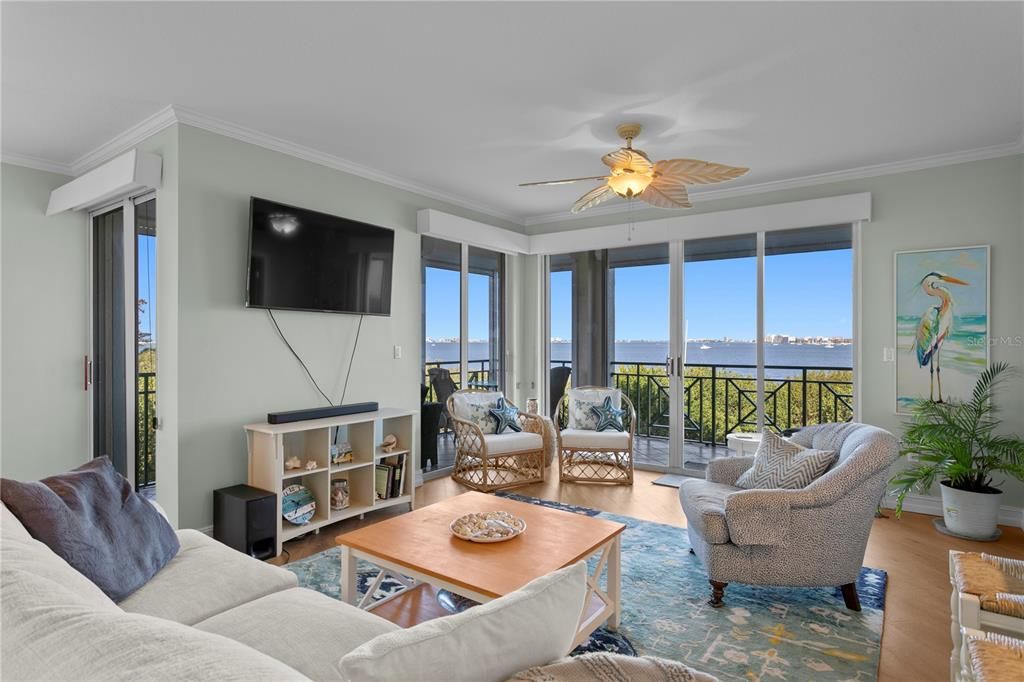 Active With Contract: $950,000 (2 beds, 2 baths, 1625 Square Feet)