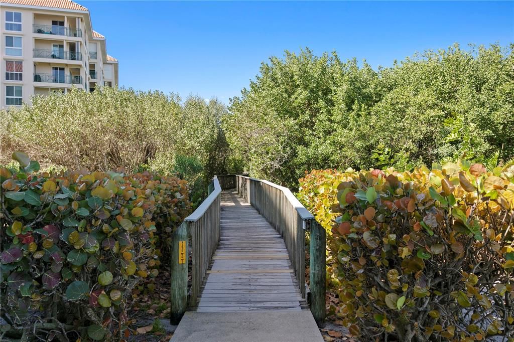 Active With Contract: $950,000 (2 beds, 2 baths, 1625 Square Feet)