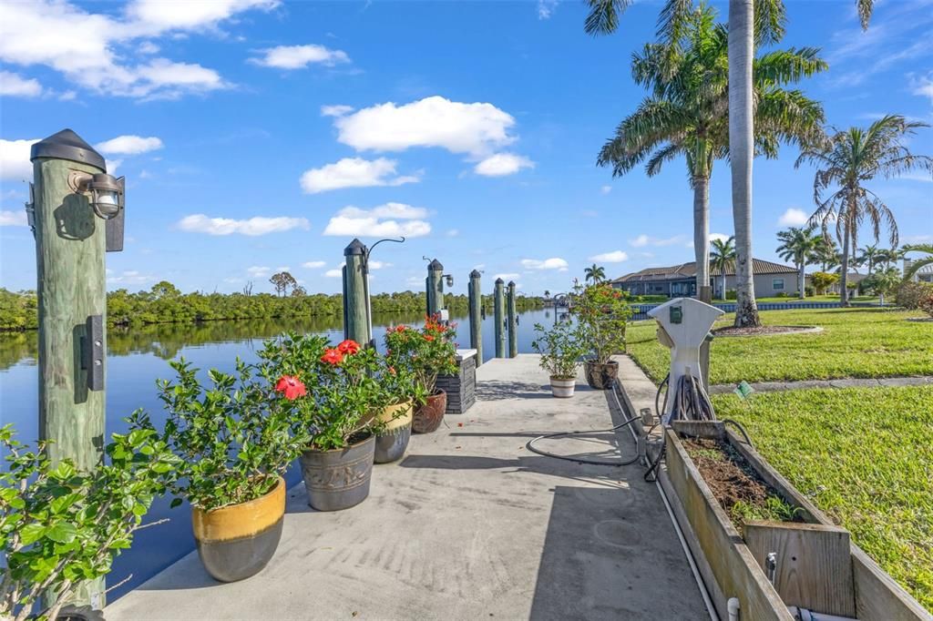En Venta: $795,000 (3 camas, 3 baños, 2549 Pies cuadrados)