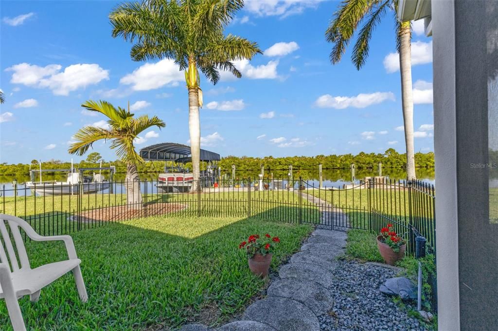 En Venta: $795,000 (3 camas, 3 baños, 2549 Pies cuadrados)