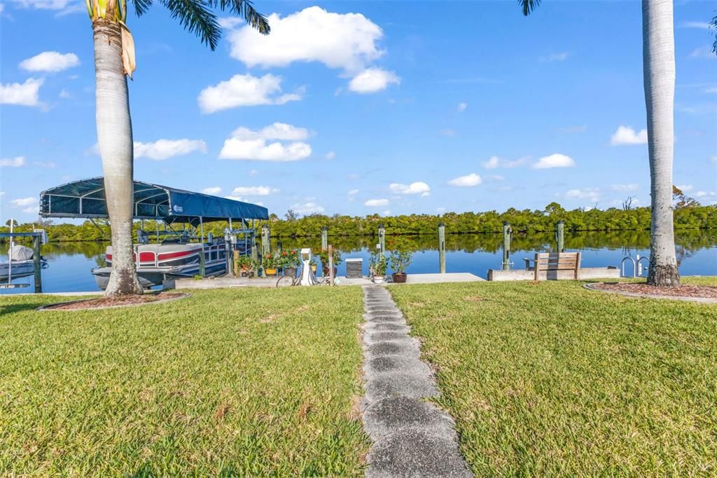 En Venta: $795,000 (3 camas, 3 baños, 2549 Pies cuadrados)