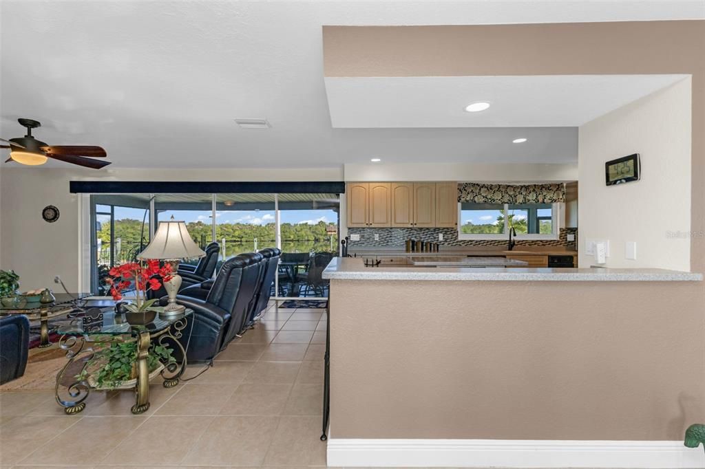 En Venta: $795,000 (3 camas, 3 baños, 2549 Pies cuadrados)