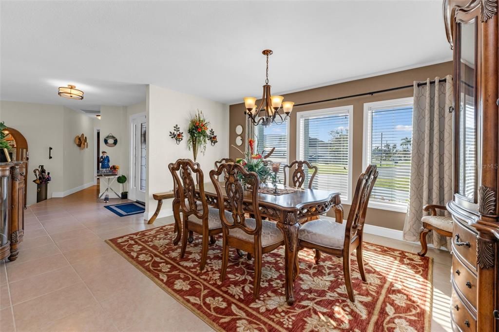 En Venta: $795,000 (3 camas, 3 baños, 2549 Pies cuadrados)