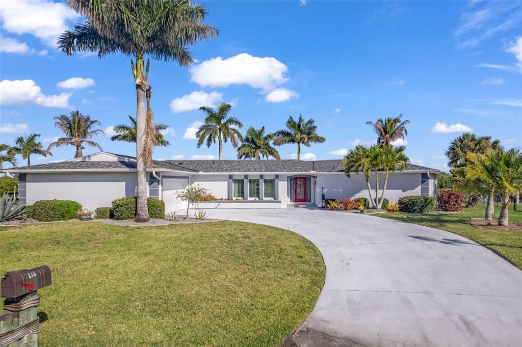 En Venta: $795,000 (3 camas, 3 baños, 2549 Pies cuadrados)