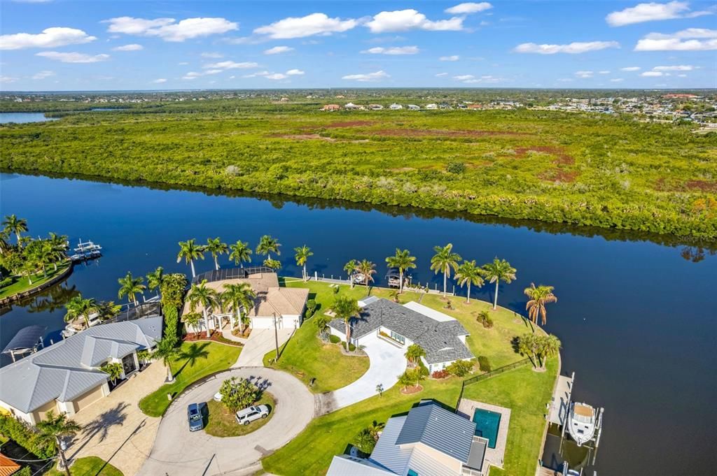 En Venta: $795,000 (3 camas, 3 baños, 2549 Pies cuadrados)