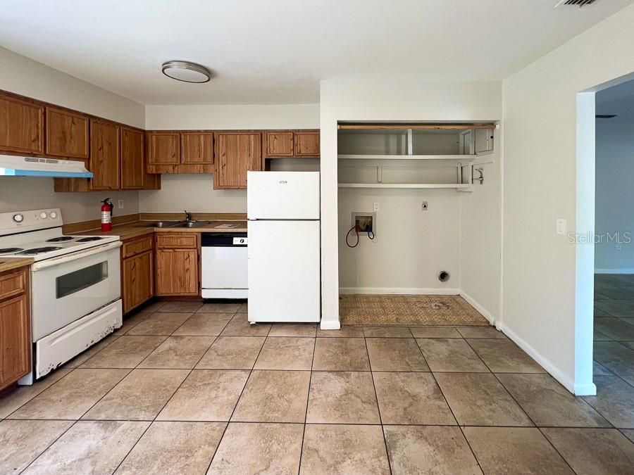 出租: $1,125 (2 贝兹, 1 浴室, 870 平方英尺)