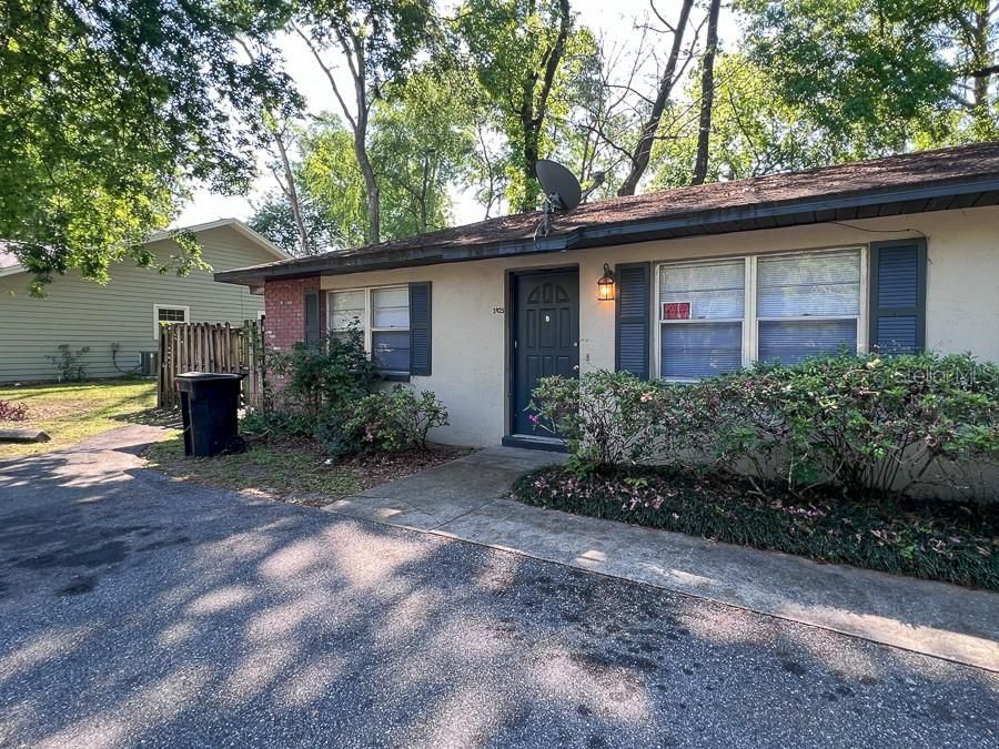 出租: $1,125 (2 贝兹, 1 浴室, 870 平方英尺)