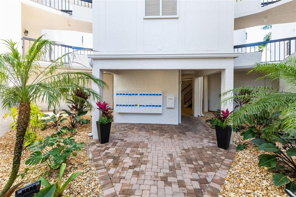 For Sale: $879,990 (2 beds, 2 baths, 1800 Square Feet)