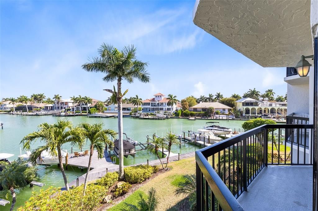 For Sale: $879,990 (2 beds, 2 baths, 1800 Square Feet)