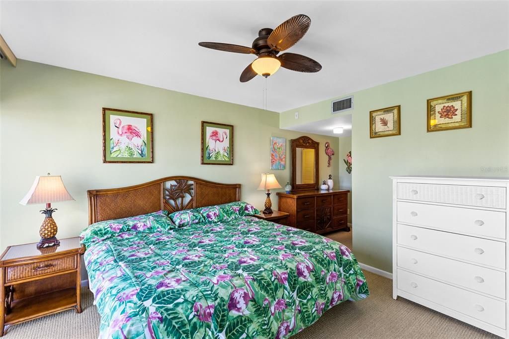 For Sale: $879,990 (2 beds, 2 baths, 1800 Square Feet)