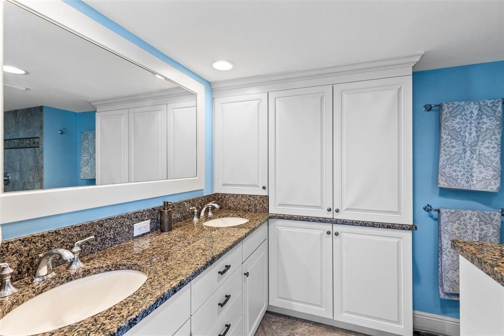 For Sale: $879,990 (2 beds, 2 baths, 1800 Square Feet)