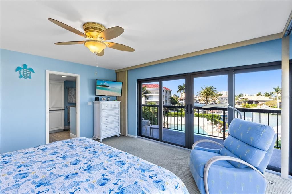 For Sale: $879,990 (2 beds, 2 baths, 1800 Square Feet)