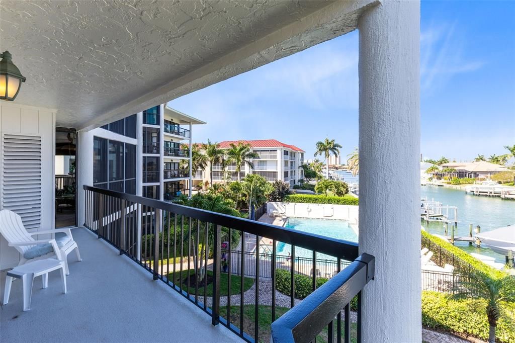 For Sale: $879,990 (2 beds, 2 baths, 1800 Square Feet)