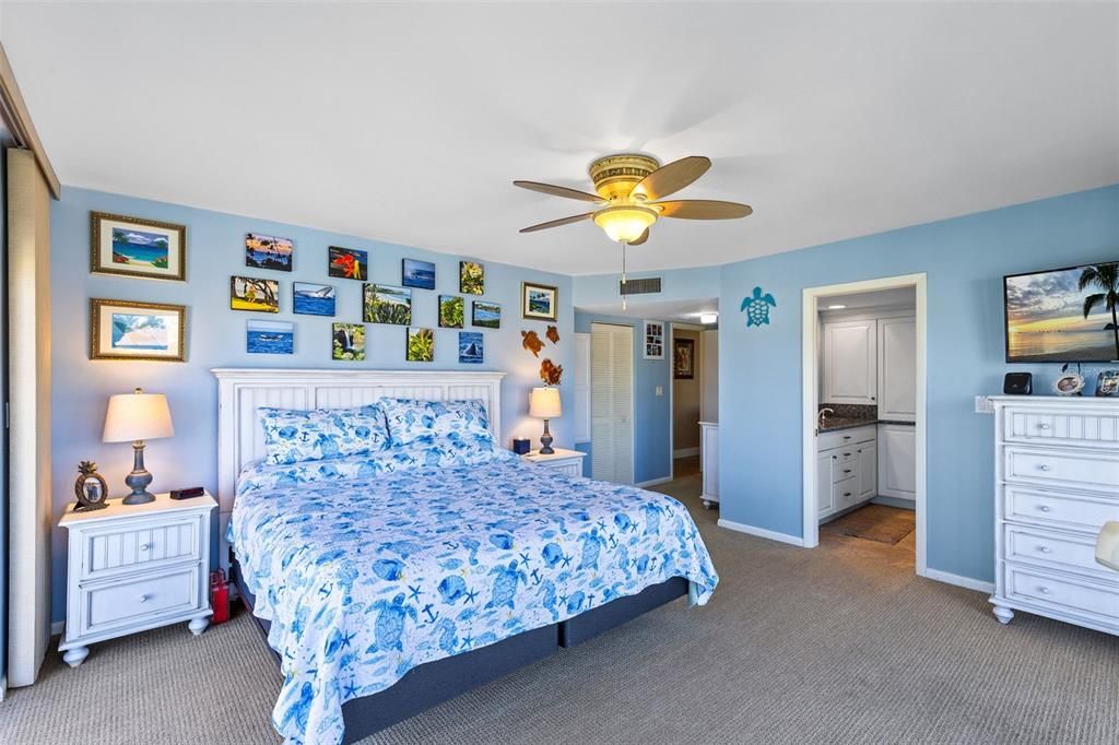 For Sale: $879,990 (2 beds, 2 baths, 1800 Square Feet)