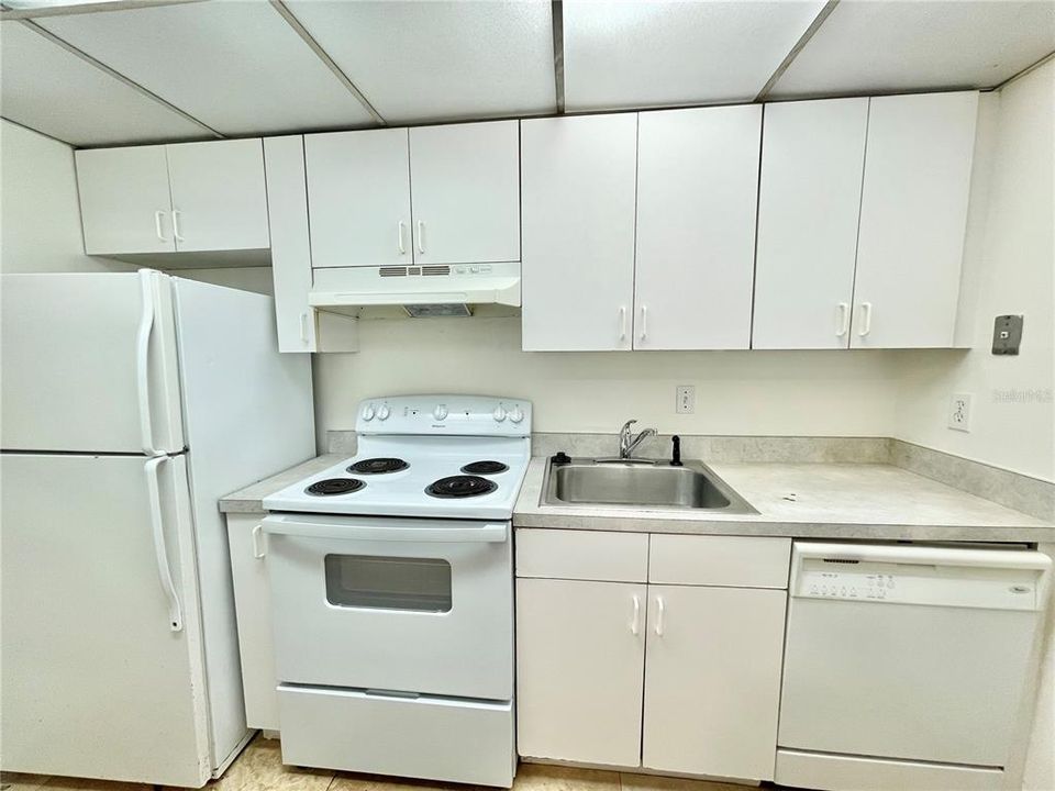 待售: $79,500 (2 贝兹, 2 浴室, 1292 平方英尺)