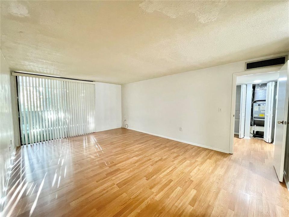 待售: $79,500 (2 贝兹, 2 浴室, 1292 平方英尺)