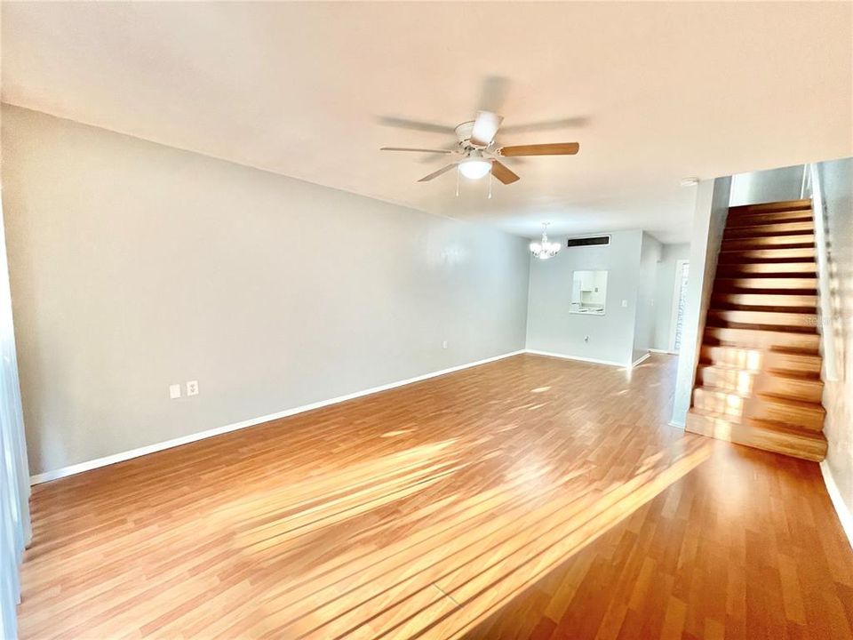 待售: $79,500 (2 贝兹, 2 浴室, 1292 平方英尺)