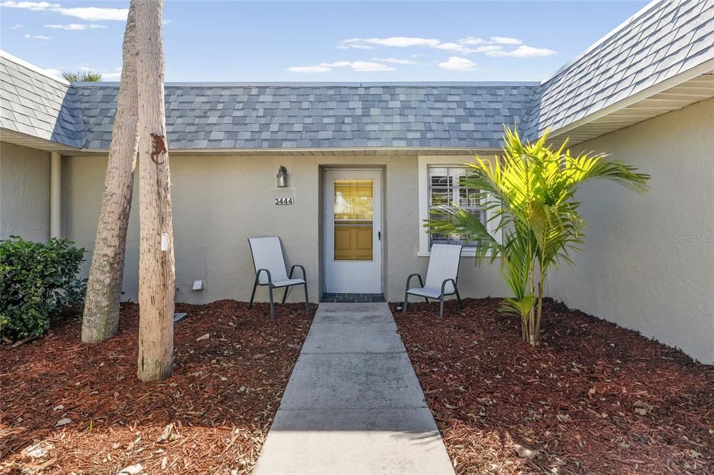 For Sale: $113,000 (1 beds, 1 baths, 659 Square Feet)