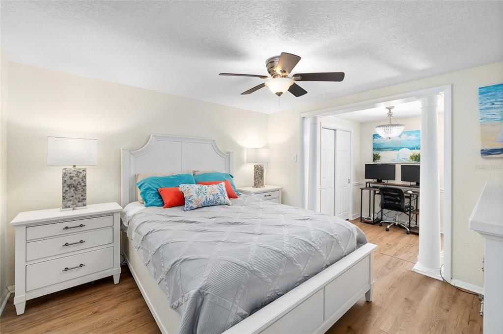 For Sale: $113,000 (1 beds, 1 baths, 659 Square Feet)