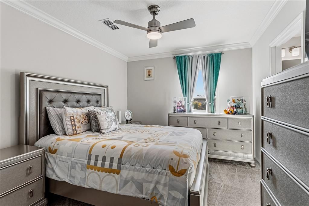 En Venta: $1,300,000 (6 camas, 6 baños, 4198 Pies cuadrados)